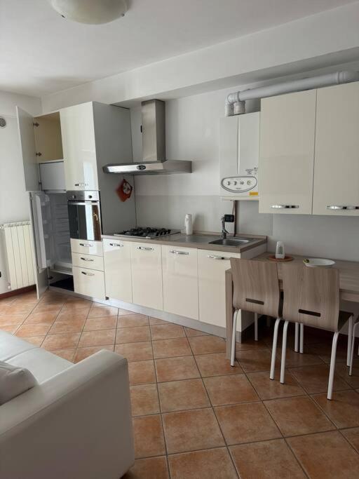 Suite Panoramica Casa Vacanza Di Alex G Oltre il Colle Esterno foto