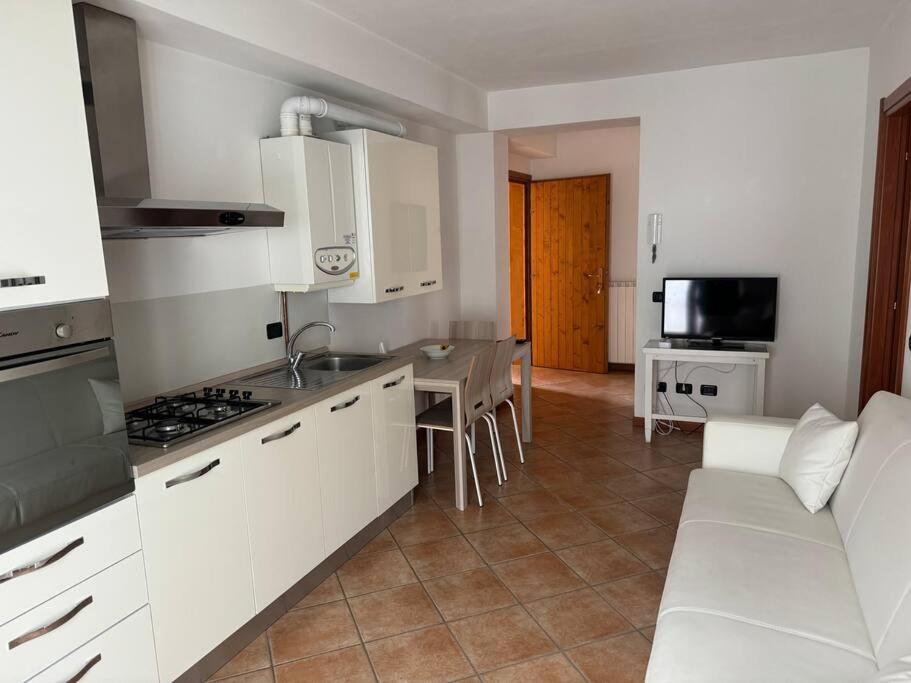 Suite Panoramica Casa Vacanza Di Alex G Oltre il Colle Esterno foto